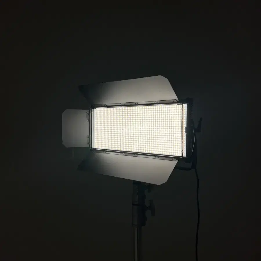 포맥스 BL2250 LED 조명 2개 판매합니다!