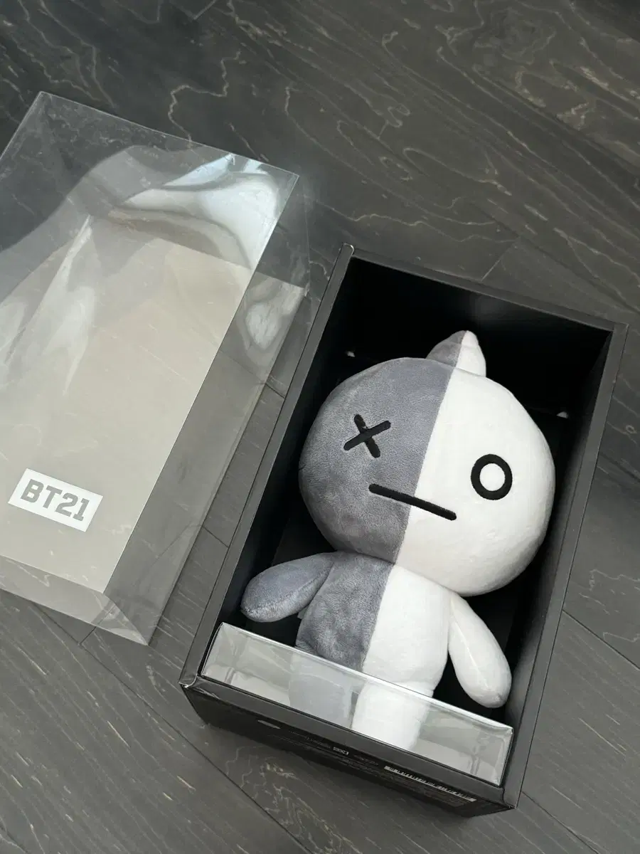 BT21 반 밴 인형 / 피규어 26 x 15 cm