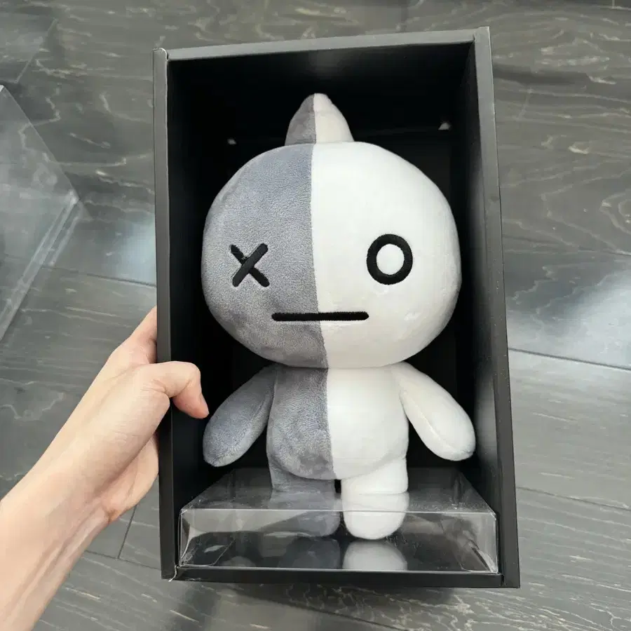 BT21 VAN 스탠딩 인형 26 x 15 cm