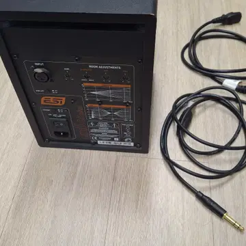 ESi uniK 05 モニタースピーカー ペア ESi uniK 05 モニタースピーカー ペア