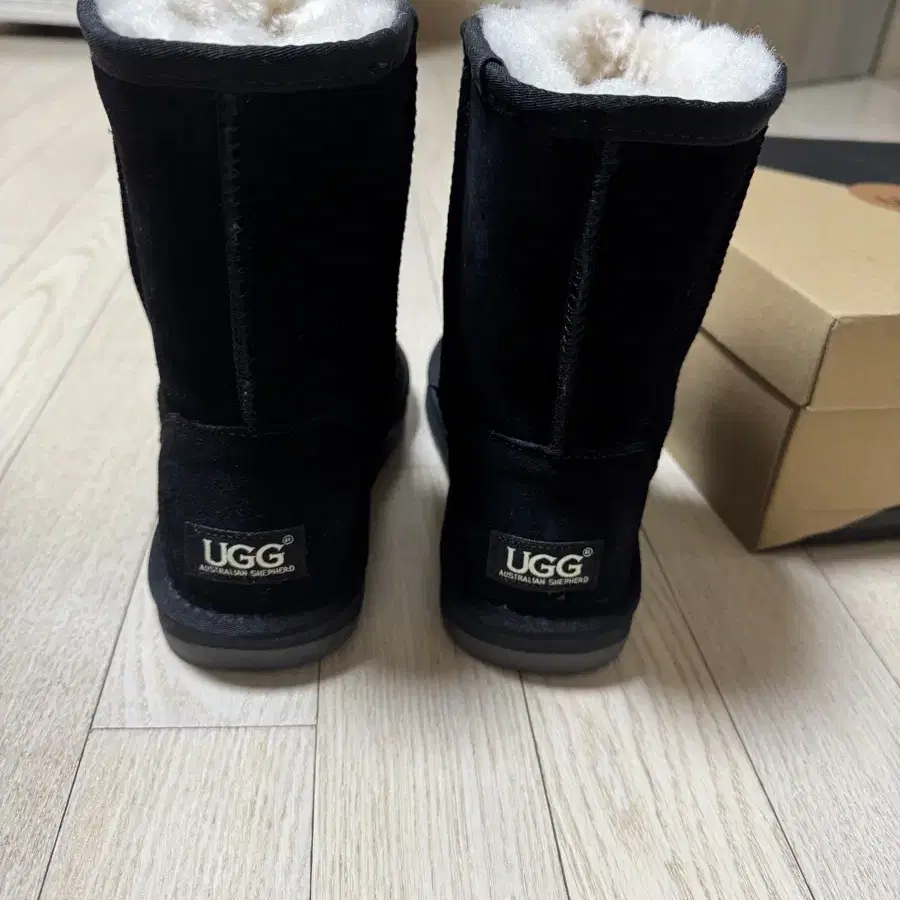 호주 ugg 숏클래식 어그부츠 블랙