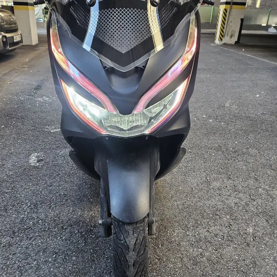 20년식 PCX 26674km 팝니다.