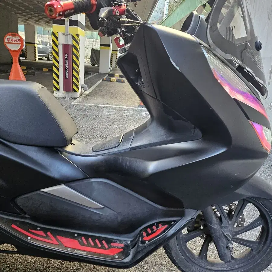 20년식 PCX 26674km 팝니다.