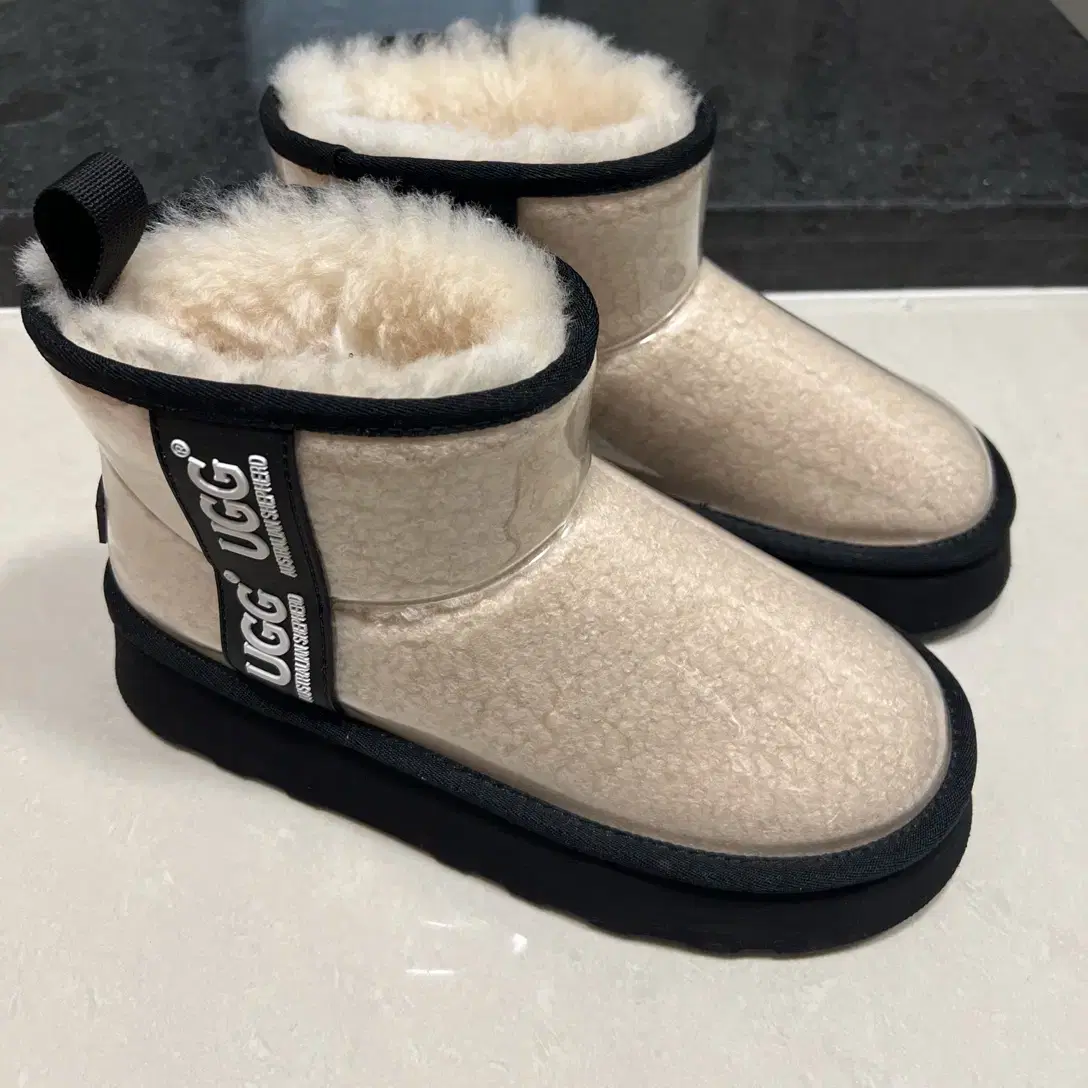 UGG 어그 클리어