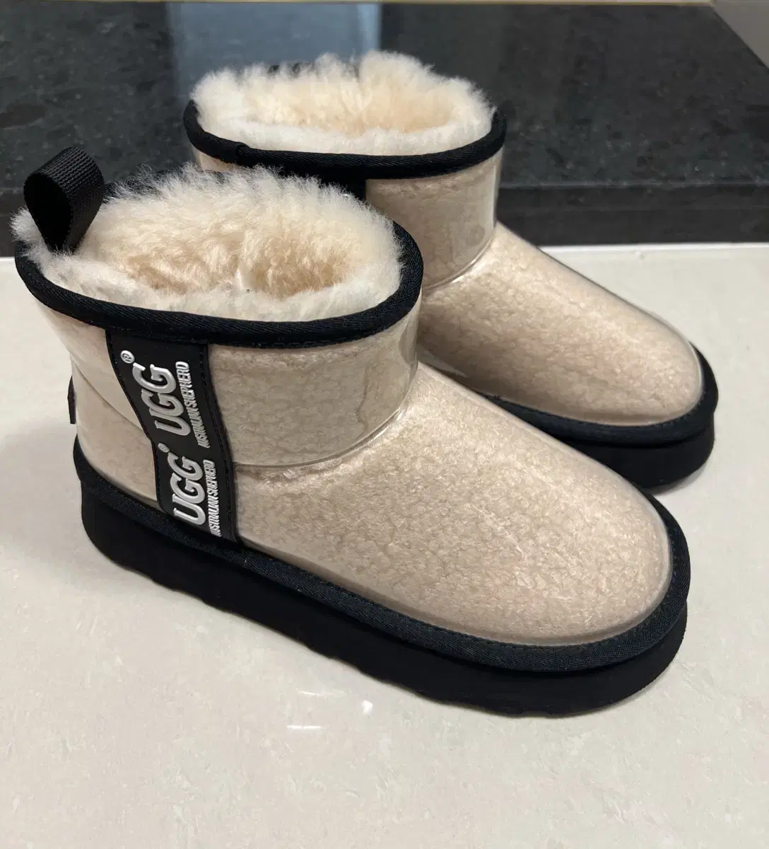 UGG 어그 클리어