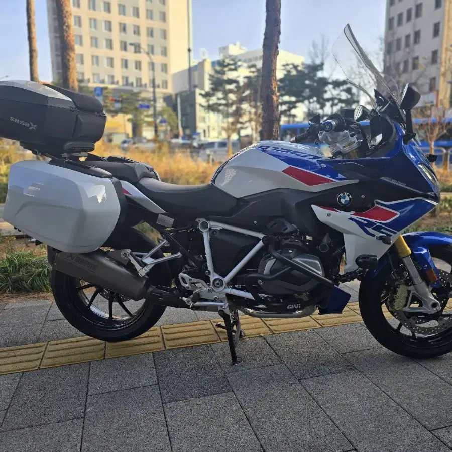 23년식 bmw r125rs 판매