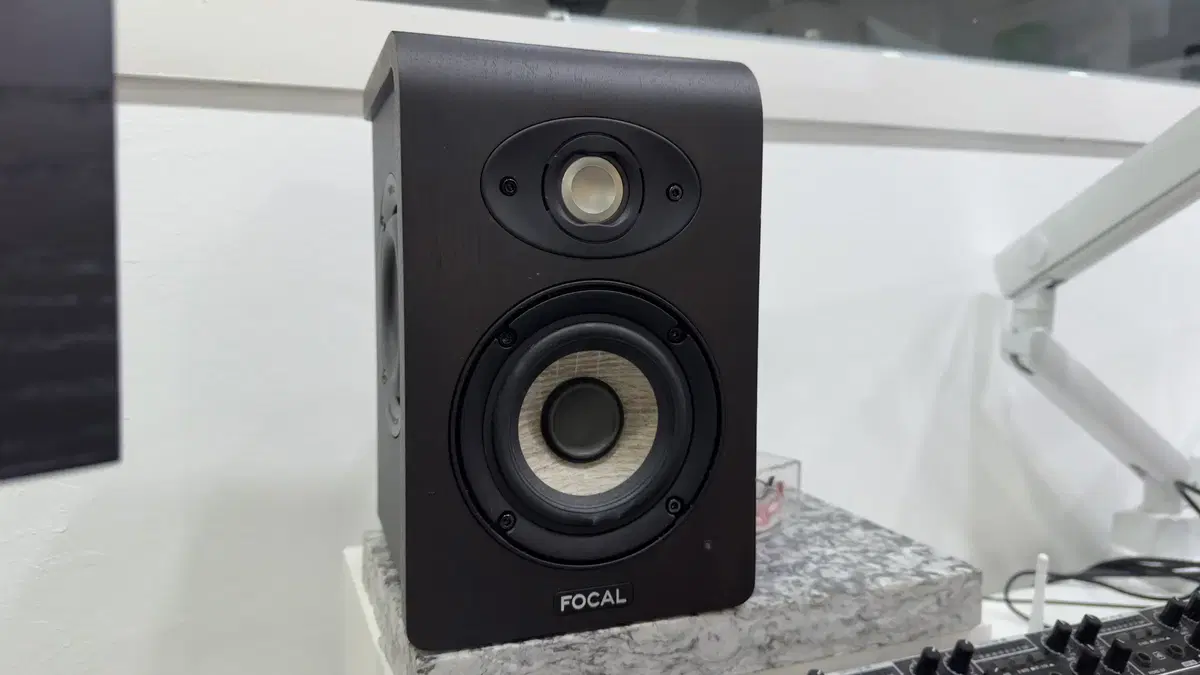 FOCAL SHAPE 40 모니터 스피커