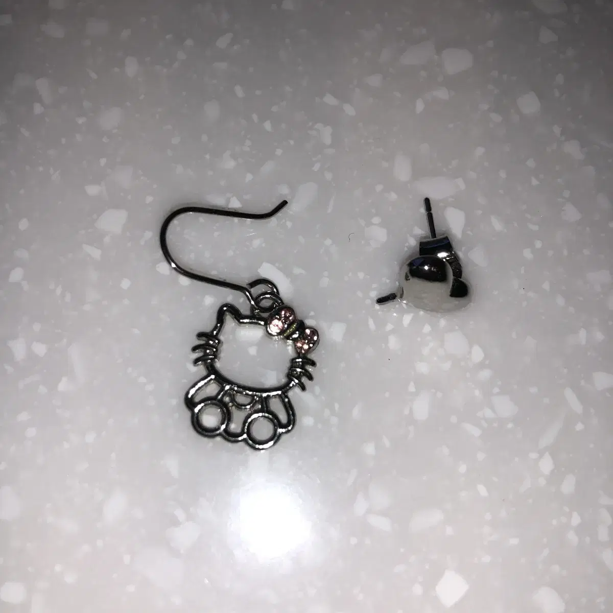 Vintage kitty heart earrings