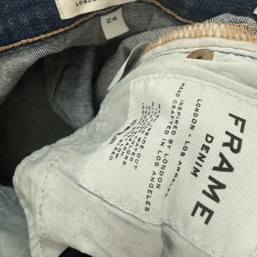 Frame Denim 다크블루 스트레이트 핏 스키니 진