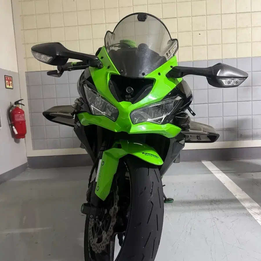 2021년 가와사키 zx-6r 판매합니다. 하프배기 구변완 무사고 차량.