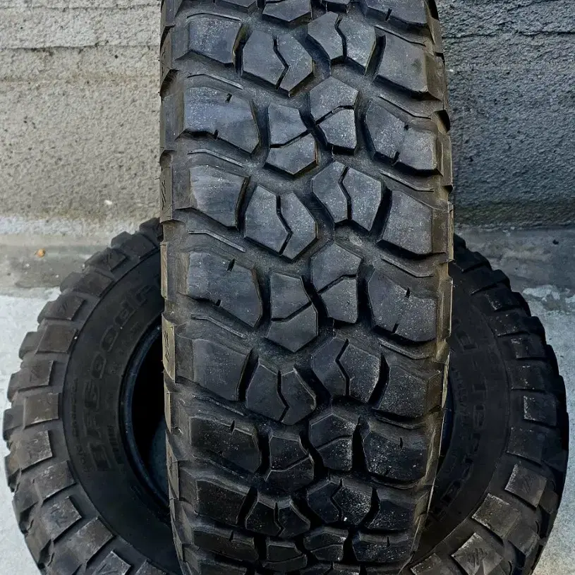 bfgoodrichMT 255 75 17 중고타이어 2본 판매