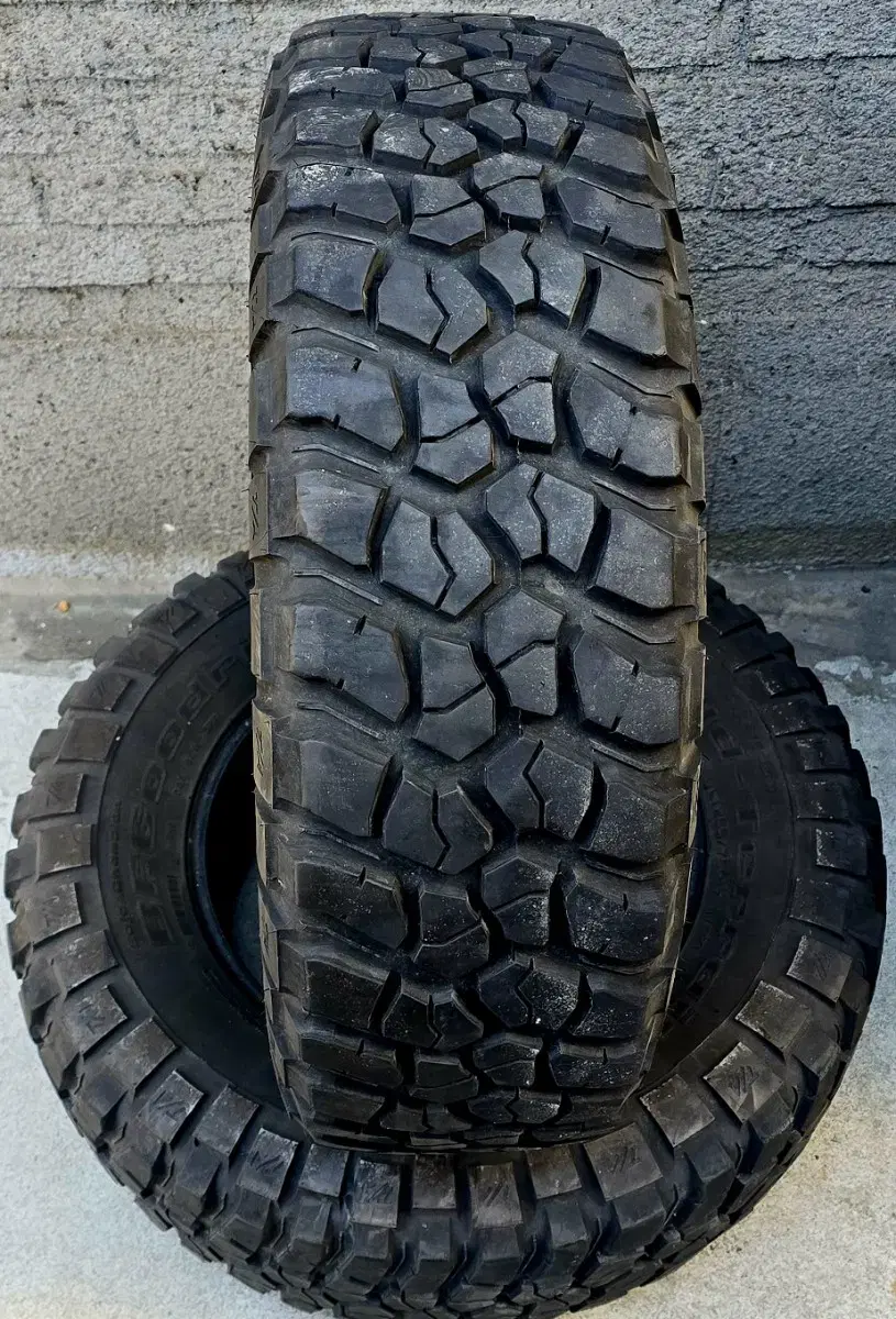 bfgoodrichMT 255 75 17 중고타이어 2본 판매