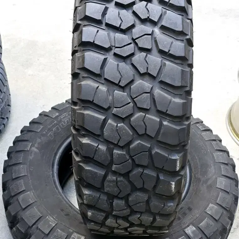 bfgoodrichMT 255 75 17 중고타이어 2본