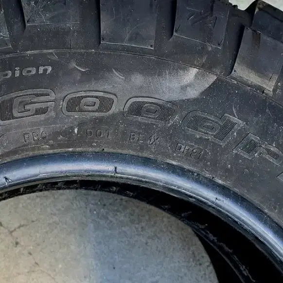 bfgoodrichMT 255 75 17 중고타이어 2본