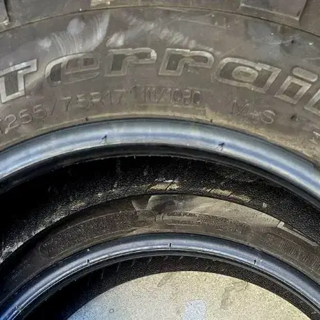 bfgoodrichMT 255 75 17 중고타이어 2본