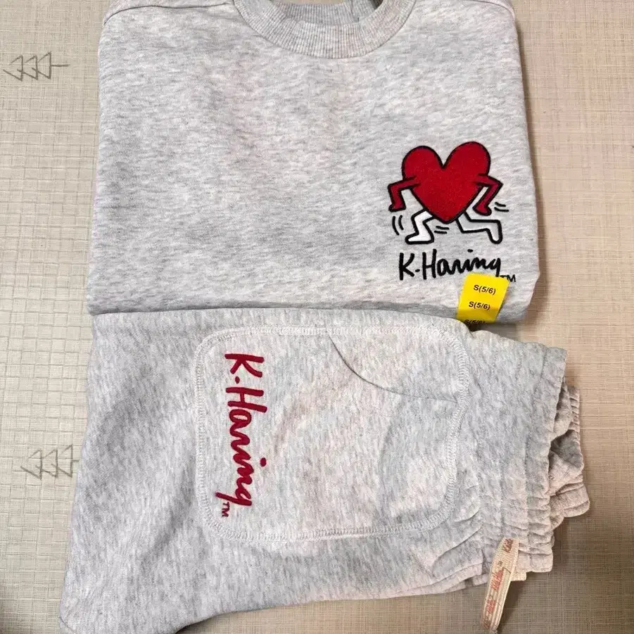 새상품) Keith Haring 트레이닝 세트 (S/M/XL)