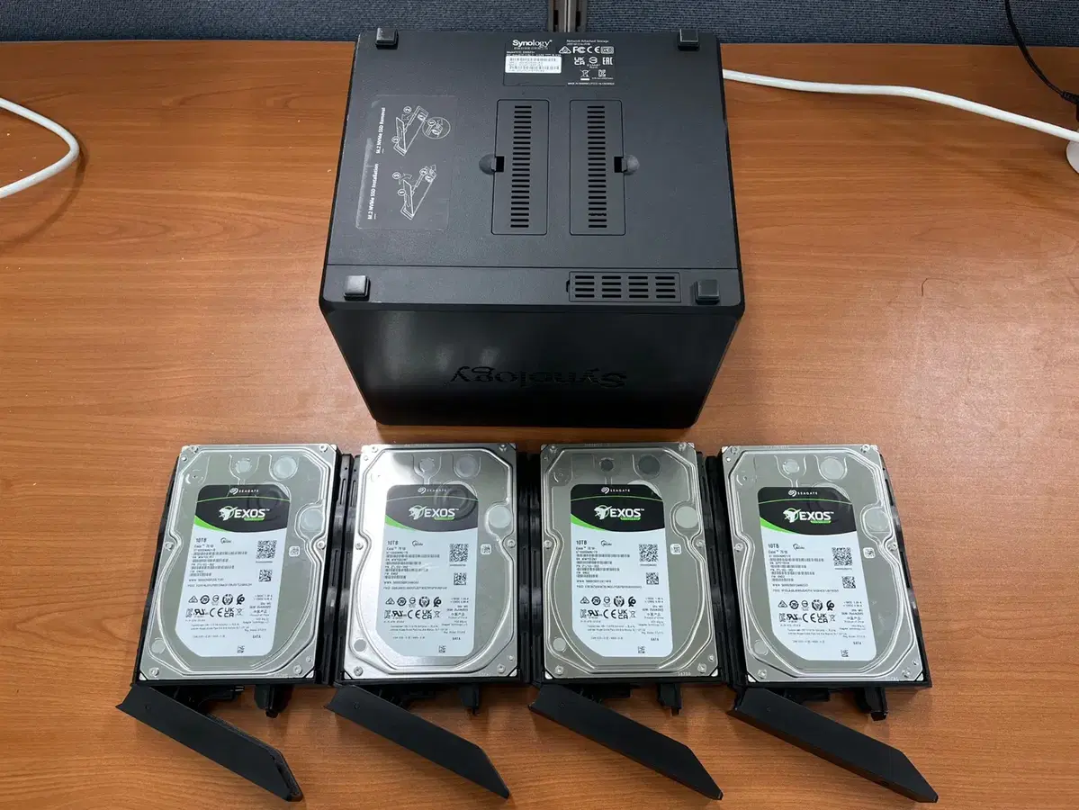 시놀로지 나스 4베이 DS923+ 팝니다, 40TB HDD 포함