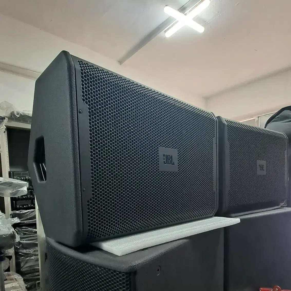 jBL VRX915M  모니터스피커2통 jBL