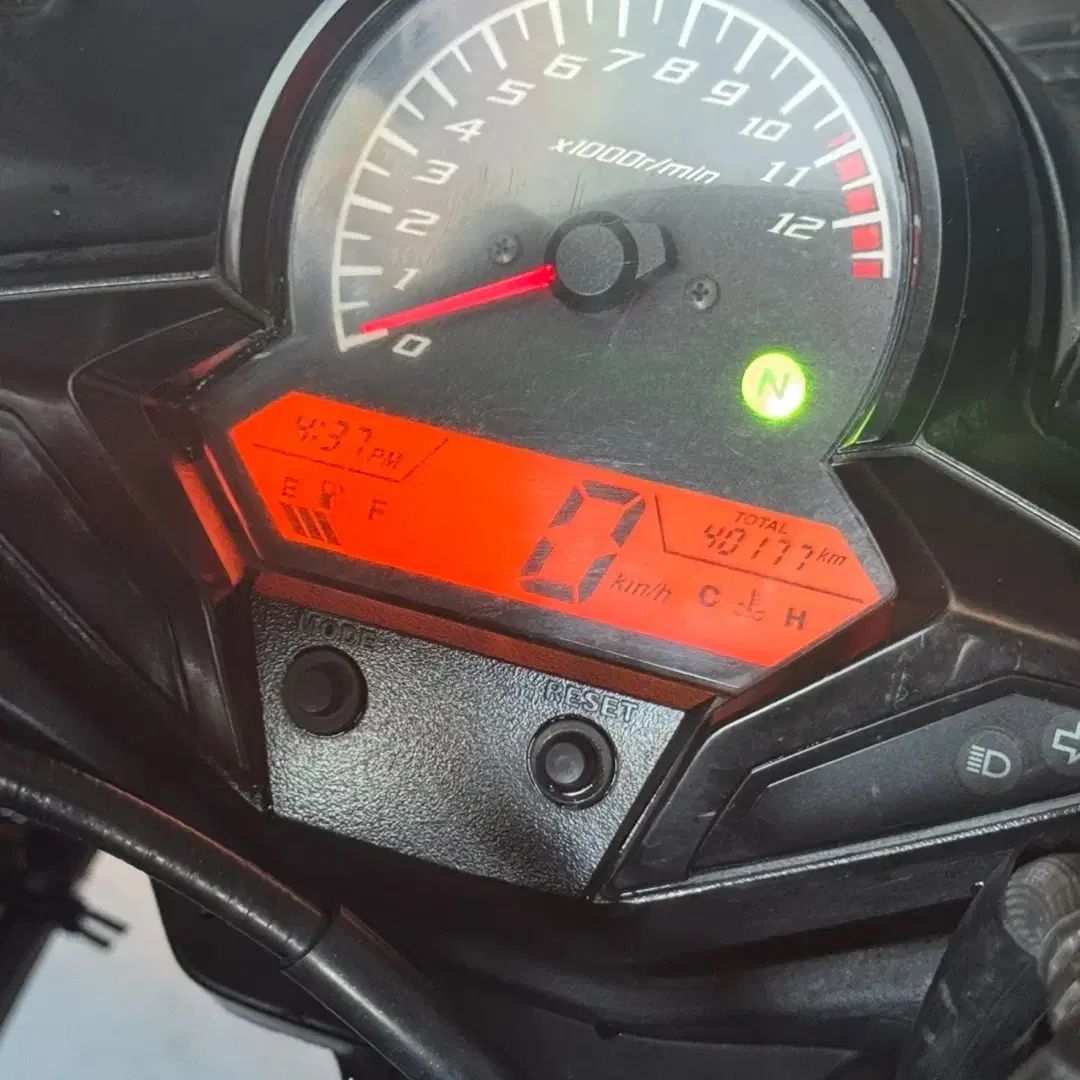 혼다 cbr125r 14년식 4만km 관리 잘된차량 저렴하게 판매합니다.