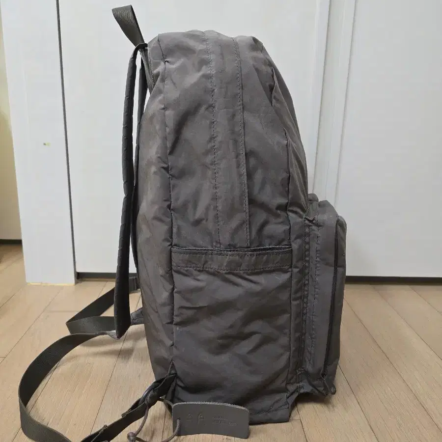 아미아칼바 amiacalva Split Yarn Backpack Grey