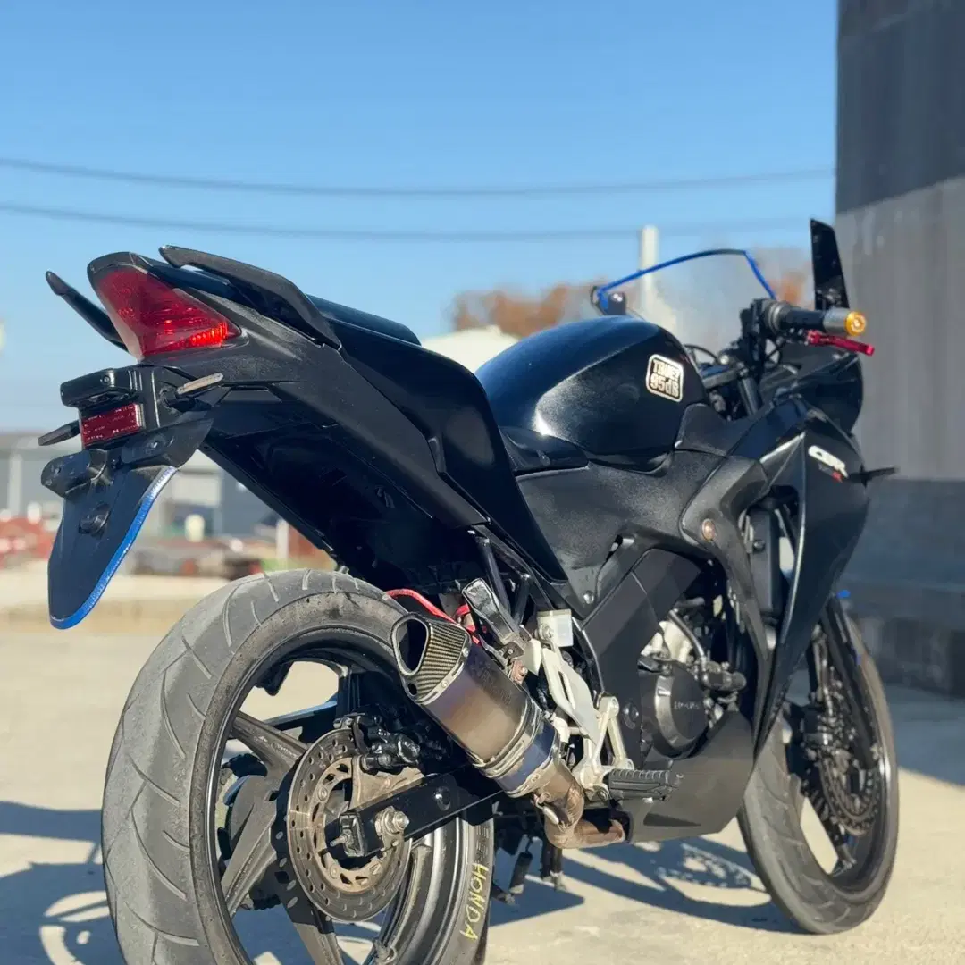 혼다 cbr125r 14년식 5만km 관리 잘된차량 저렴하게 판매합니다.