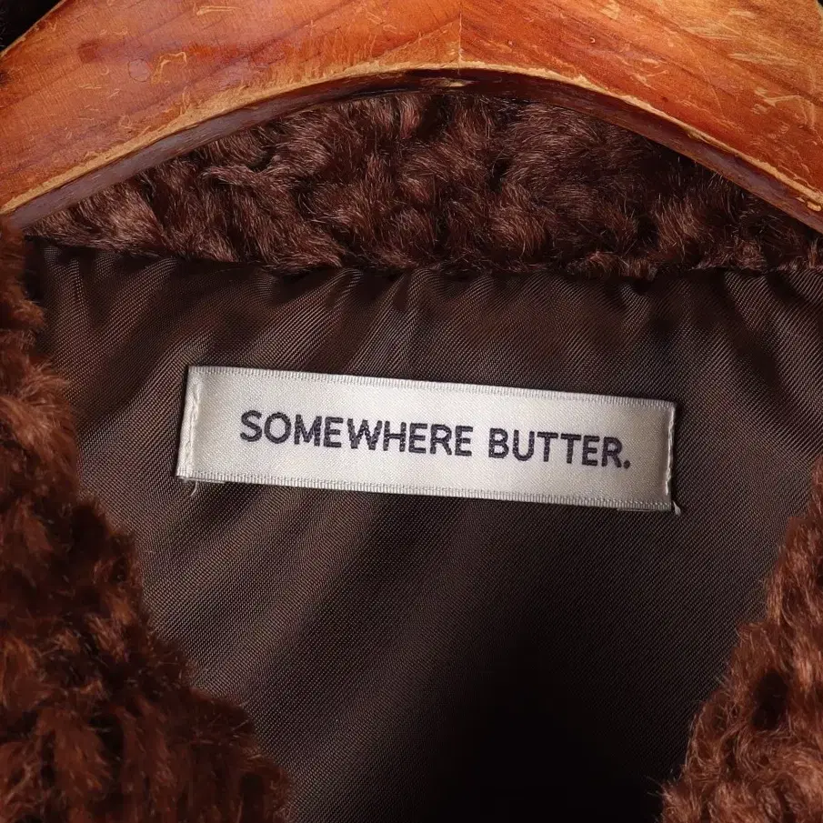 썸웨어버터 SOMEWHERE BUTTER 더플 크롭 퍼 자켓 우먼스F