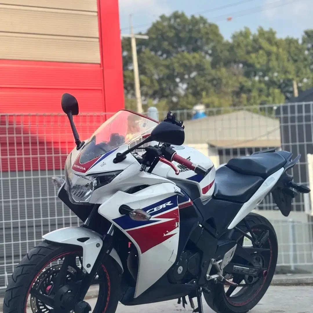 혼다 cbr125r 15년식 4만km 건담차량 시세보다 저렴히 판매합니다