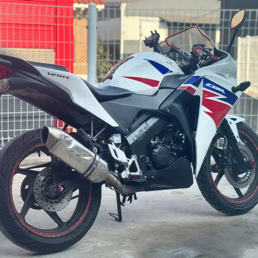 혼다 cbr125r 15년식 4만km 건담차량 시세보다 저렴히 판매합니다