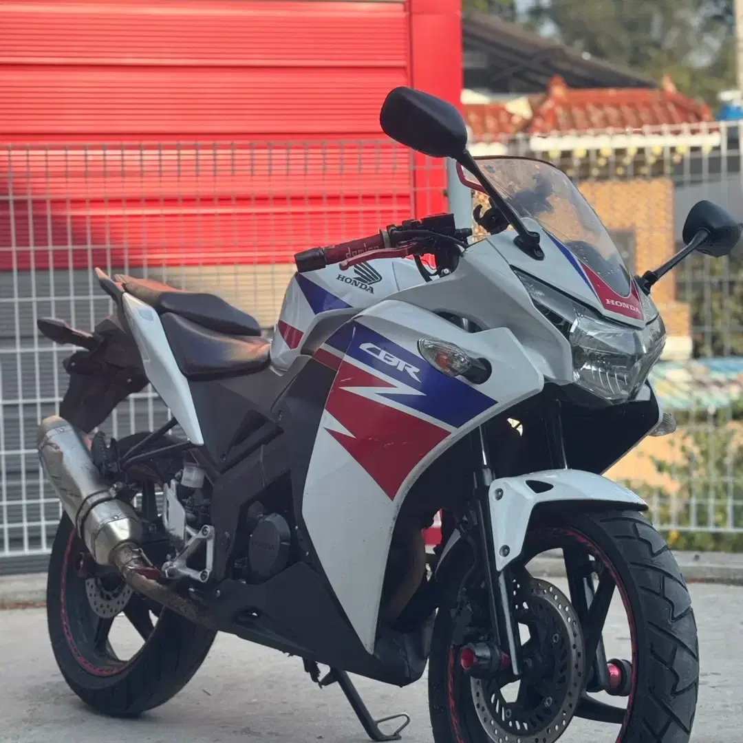 혼다 cbr125r 15년식 4만km 건담차량 시세보다 저렴히 판매합니다