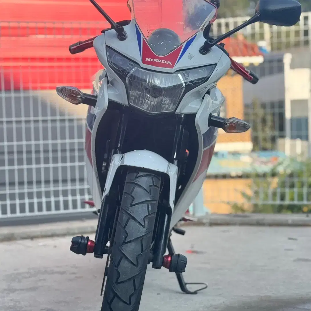 혼다 cbr125r 15년식 4만km 건담차량 시세보다 저렴히 판매합니다