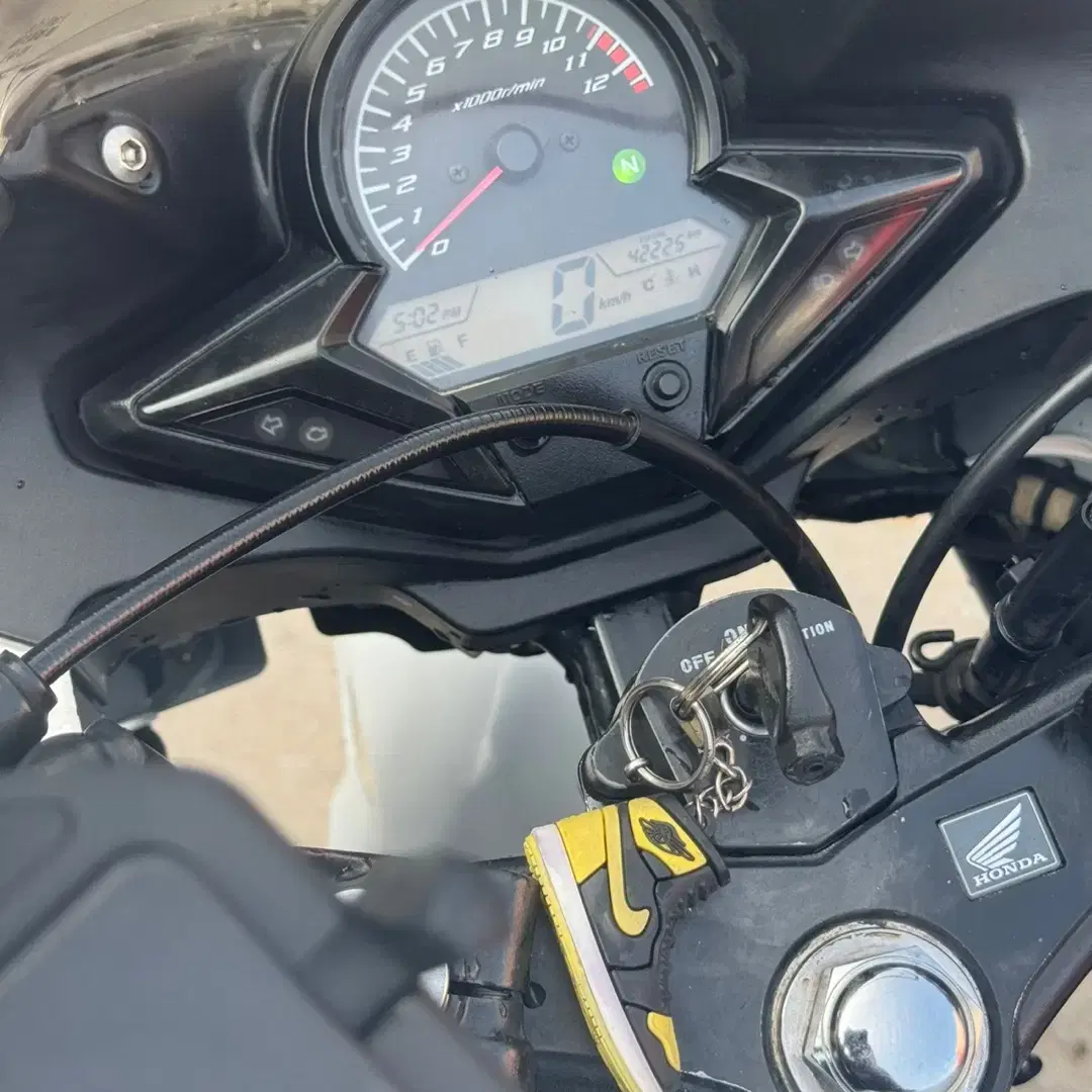 혼다 cbr125r 15년식 4만km 건담차량 시세보다 저렴히 판매합니다