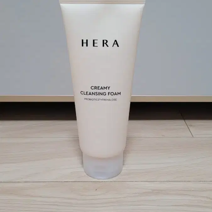 헤라 CREAMY CLEANSING FOAM 200g (새상품)