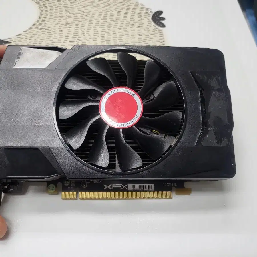 그래픽카드 Radeon RX 560 D5 2GB 배그 롤 피파 가능