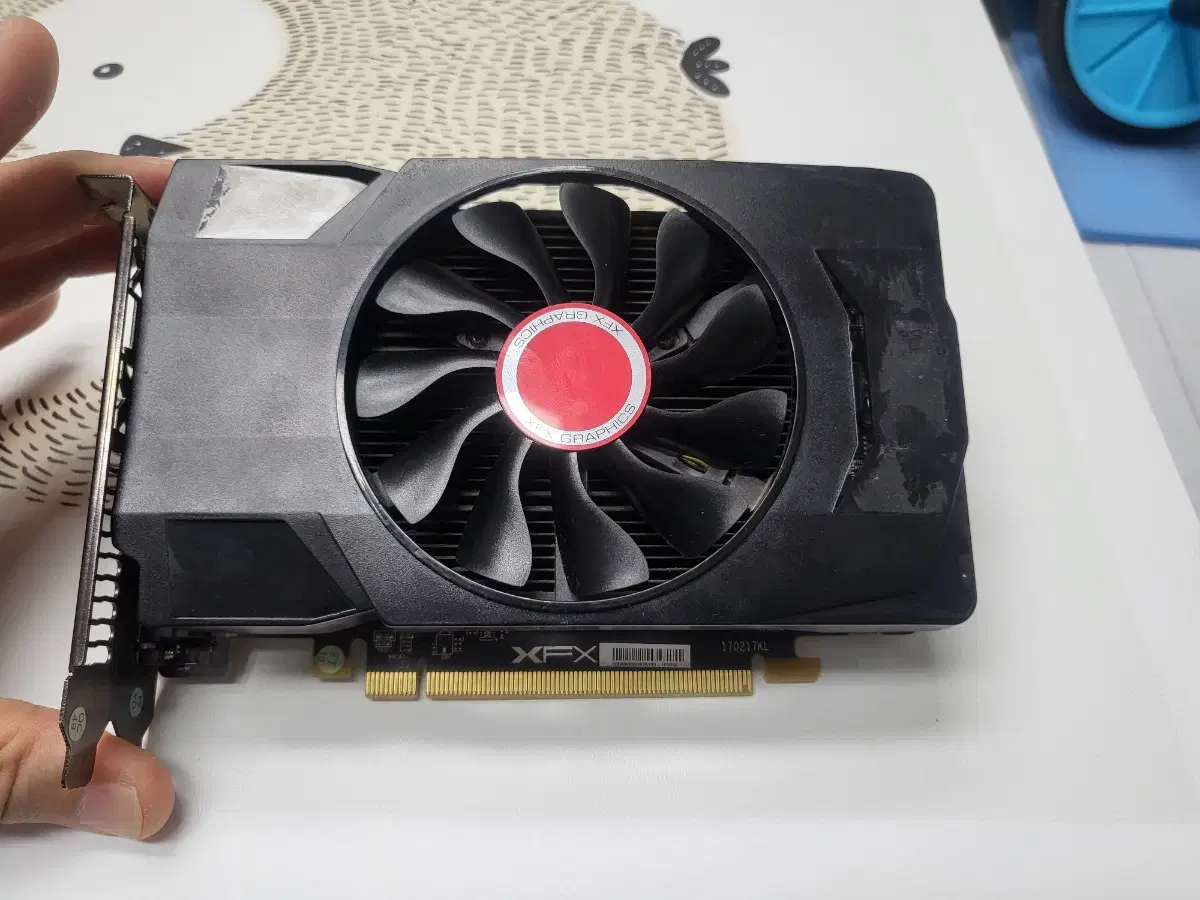 그래픽카드 Radeon RX 560 D5 2GB 배그 롤 피파 가능