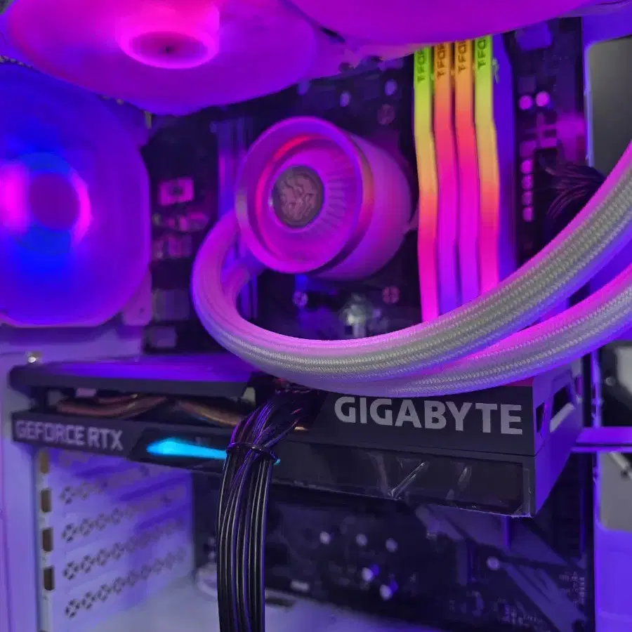 게이밍본체 RYZEN 7 5700X RTX 3060 TI 8G