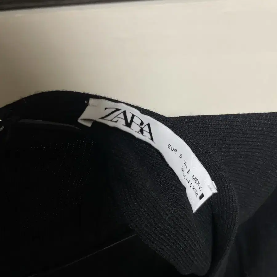 zara 글리터 체인 니트 바디수트