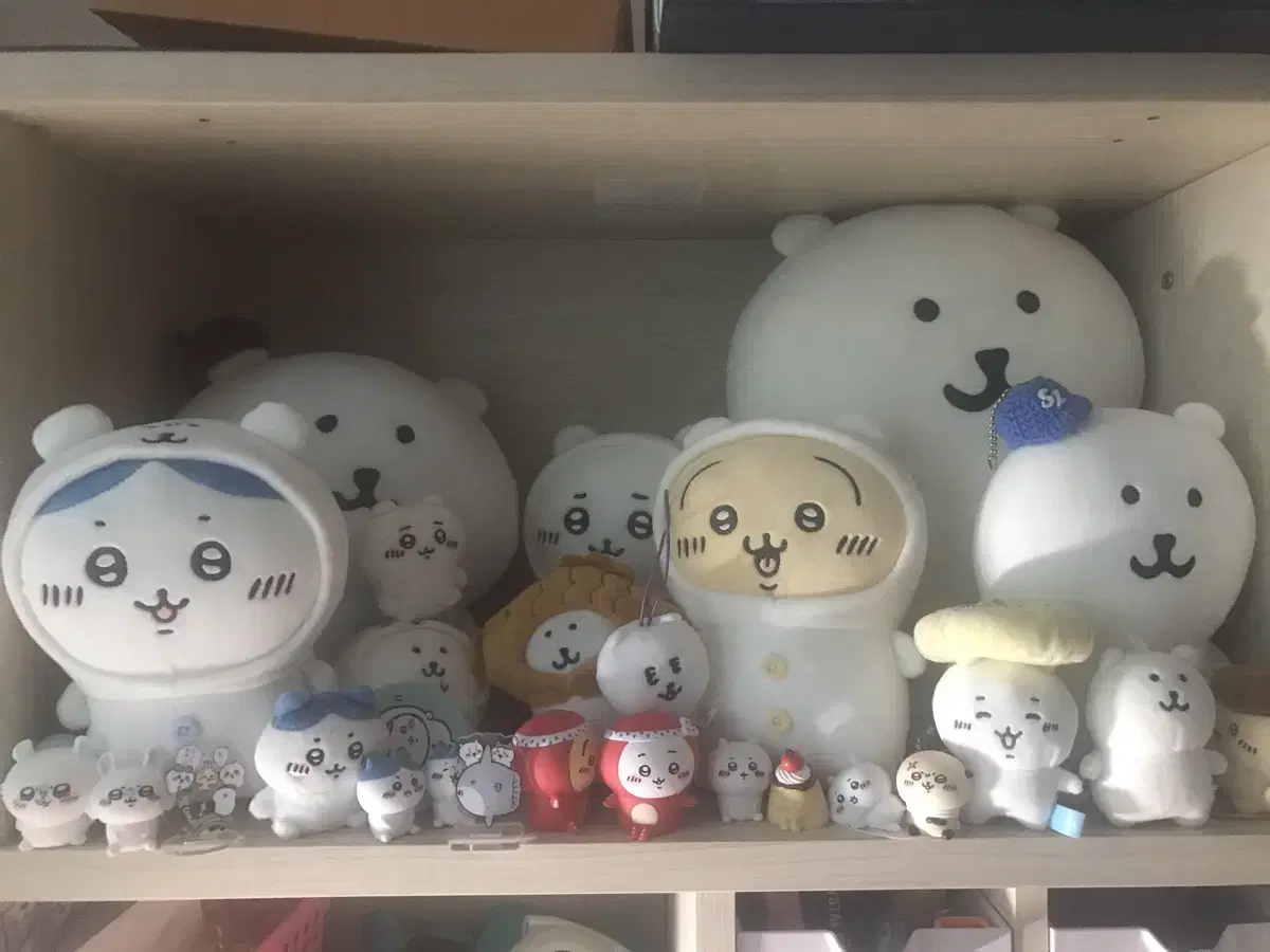 농담곰 치이카와 먼작귀 하치와레 우사기 잠옷 피규어 스탠드 누이 눈팅곰