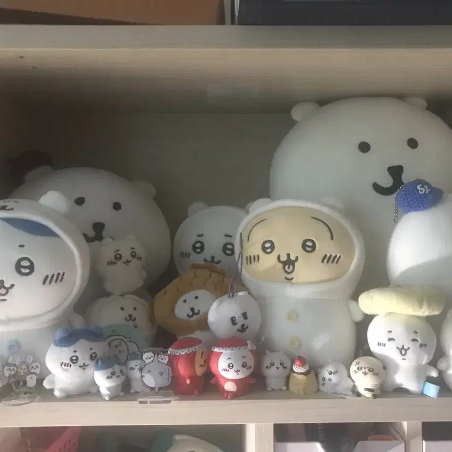 농담곰 치이카와 먼작귀 하치와레 우사기 잠옷 피규어 스탠드 누이 눈팅곰