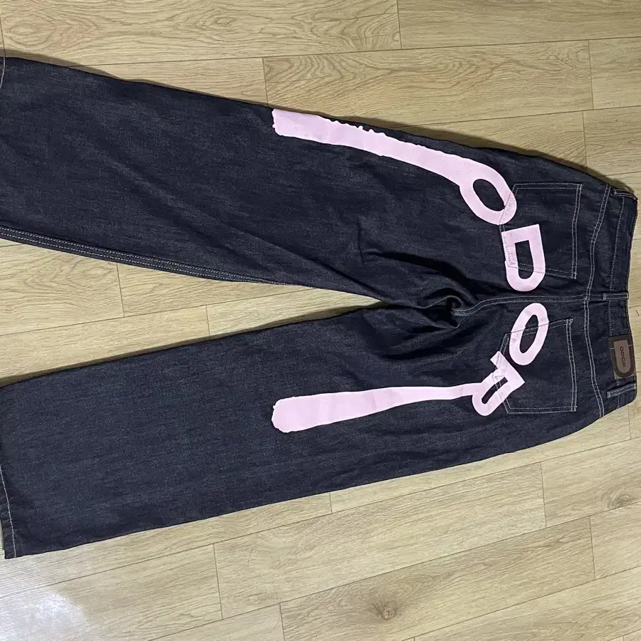 오도어 Logo drop denim in pink