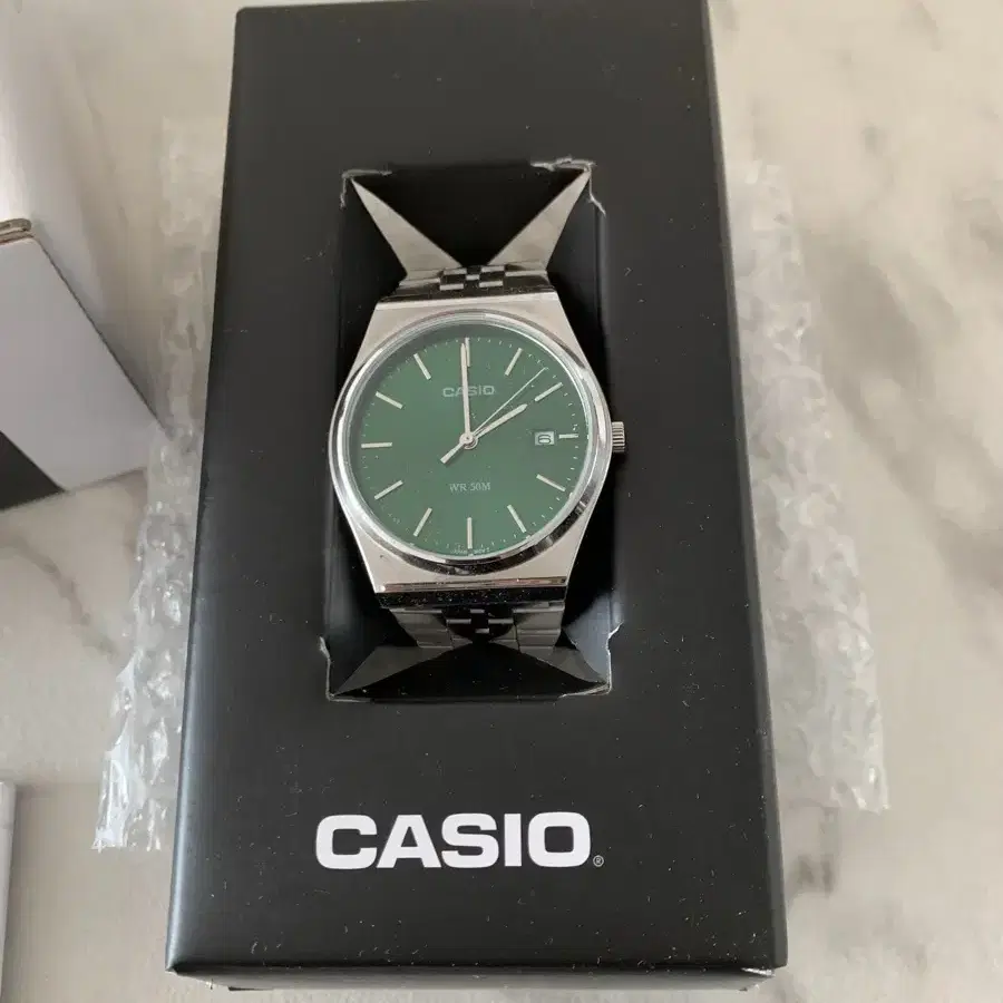 CASIO 카시오 레트로 그린 미니멀 메탈 손목시계