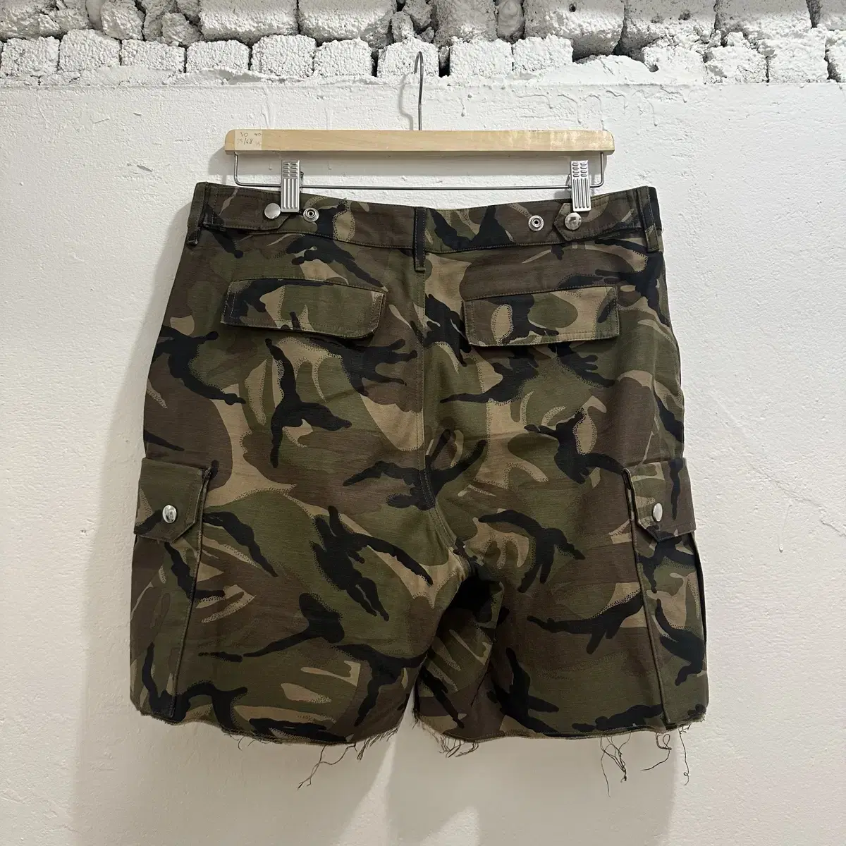 celine 23ss camo shorts 50size