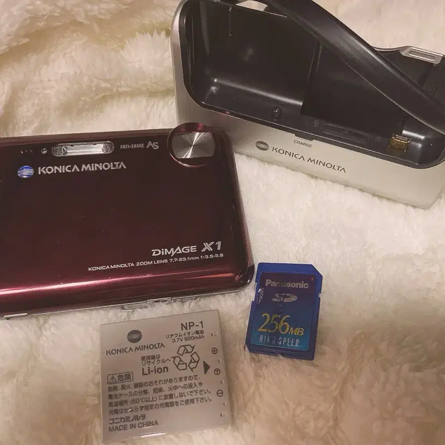 【美品】KONICA MINOLTA DiMAGE X1 ワインレッド H》KONICA MINOLTA コニカ ミノルタ DiMAGE X1 デジカメ ワインレッド