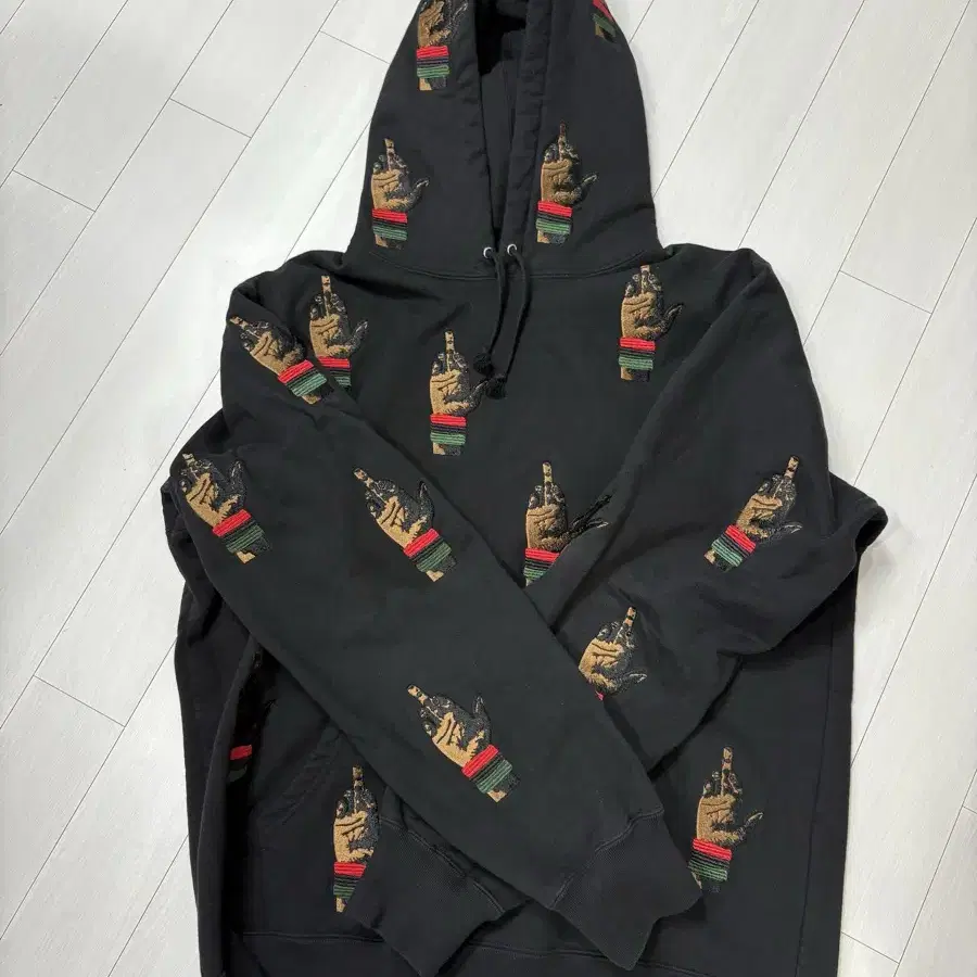 Supreme x Dead prez middlefinger hoodie