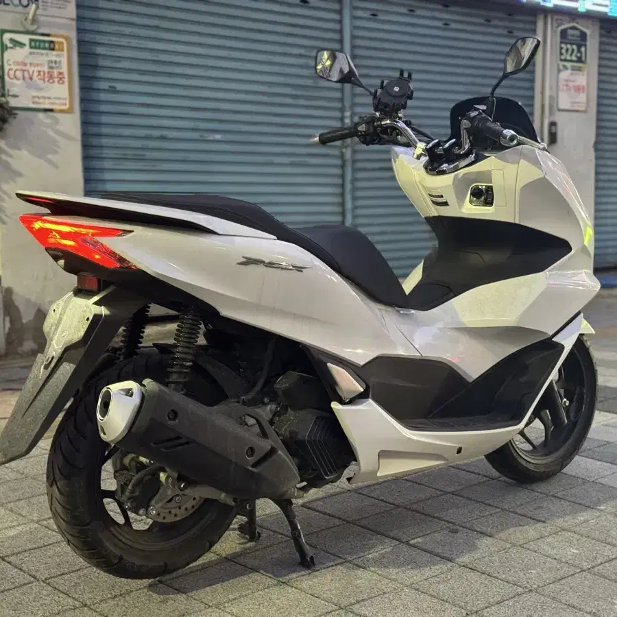 혼다 PCX125 ABS 22년식 4천키로 신차급컨디션 판매합니다