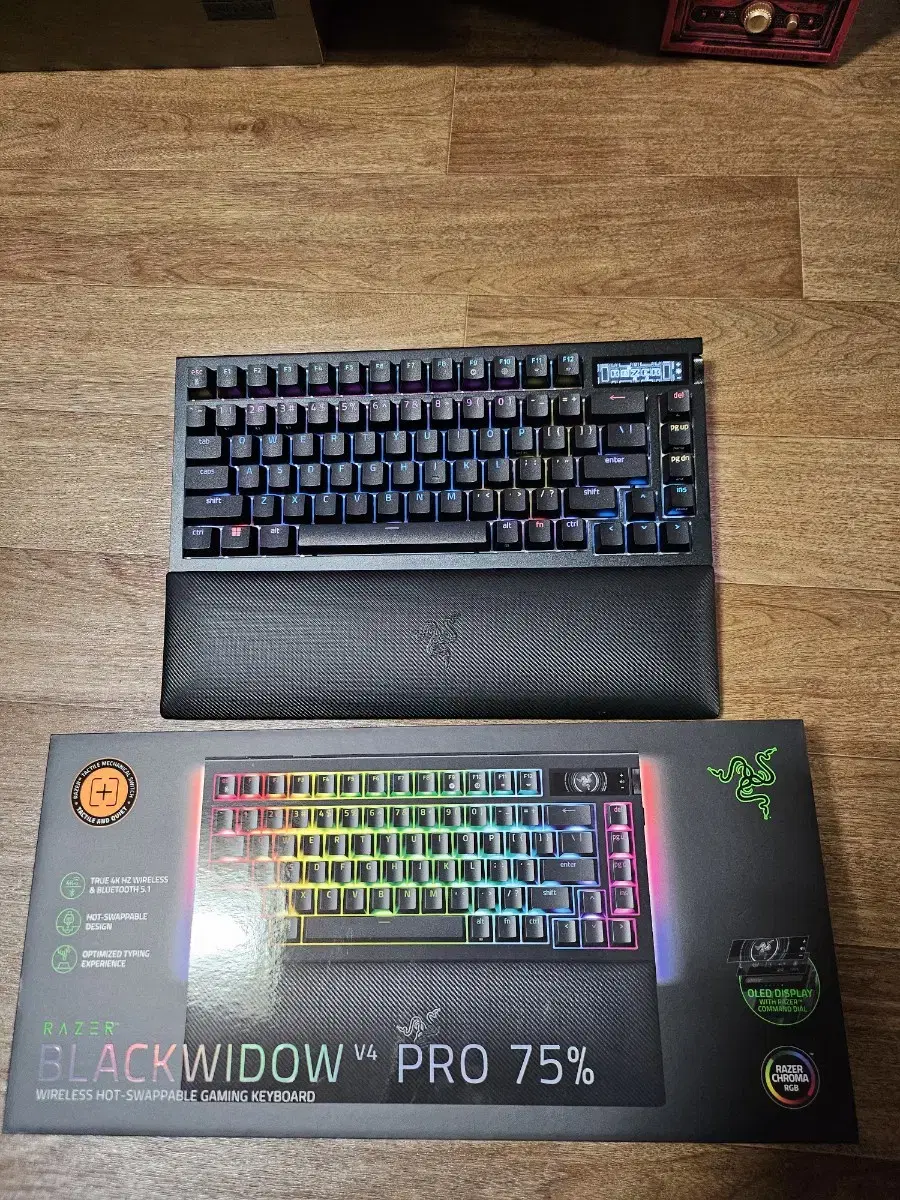 Razer 블랙위도우 V4 pro 75%