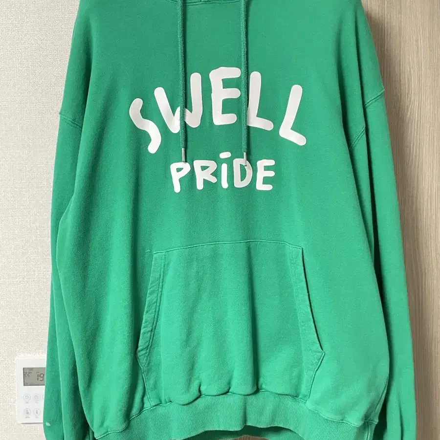 Swell pride 후드티