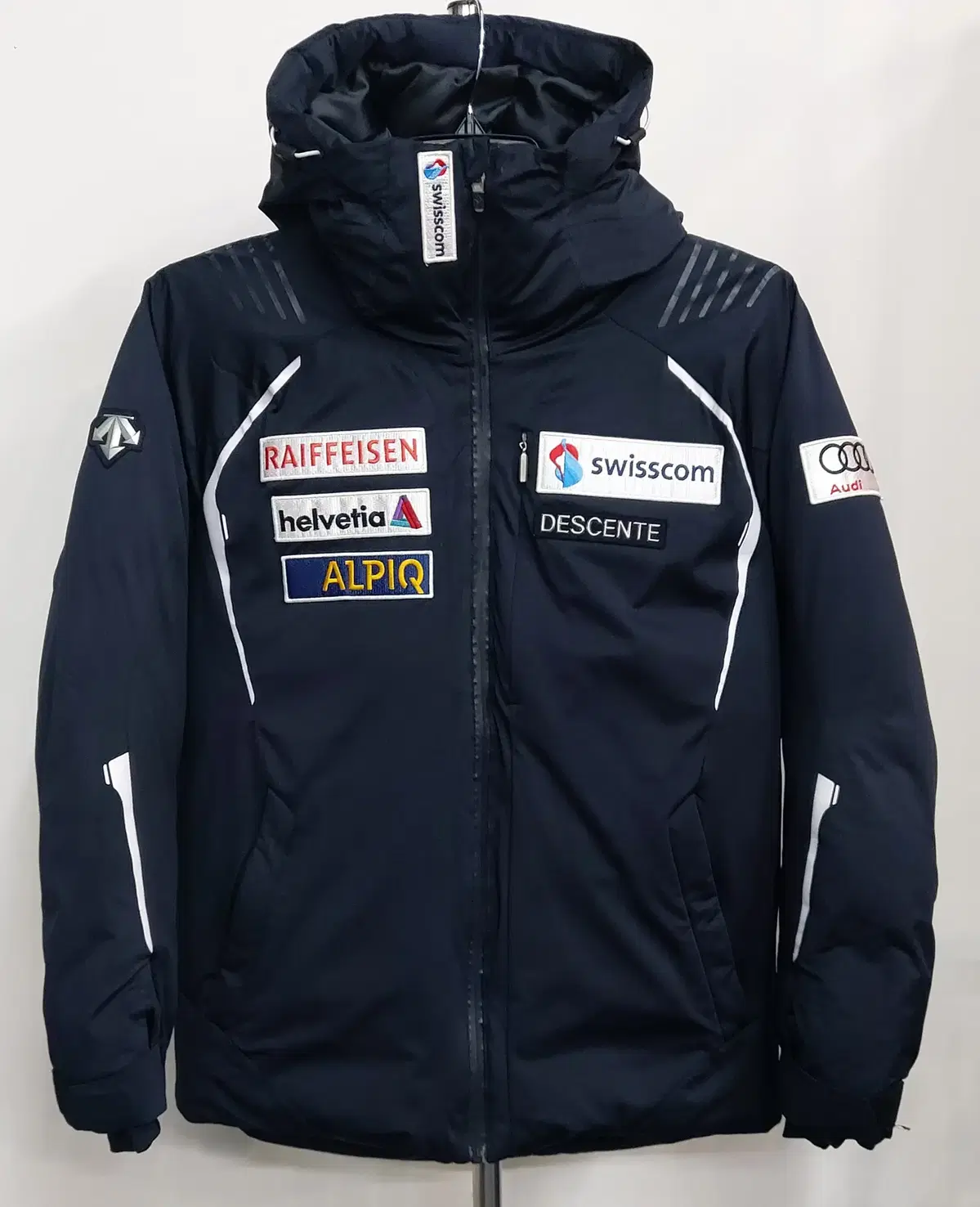 DESCENTE 100 ALPINE AUDI SWISS ALPINE DOWN PADDED JACKET. NAVY.