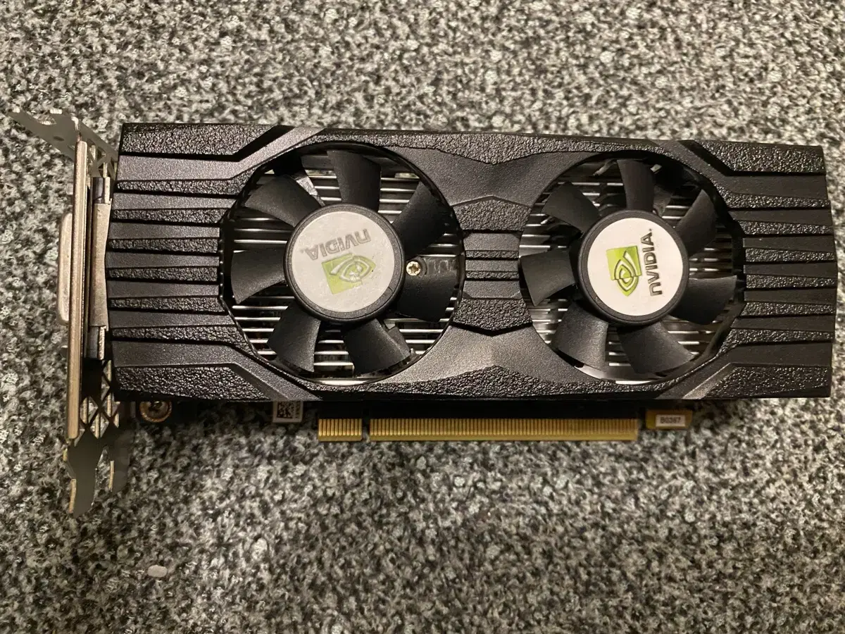 gtx1650 LP 상태 이상없음 .