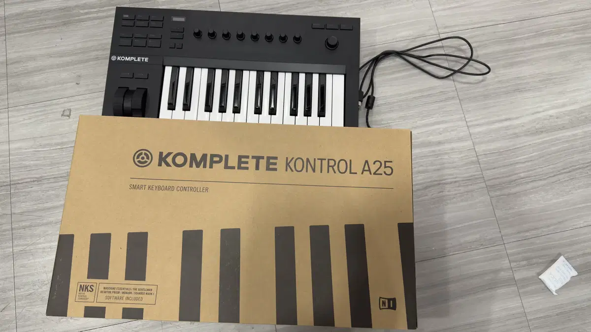 Komplete a25 마스터 건반