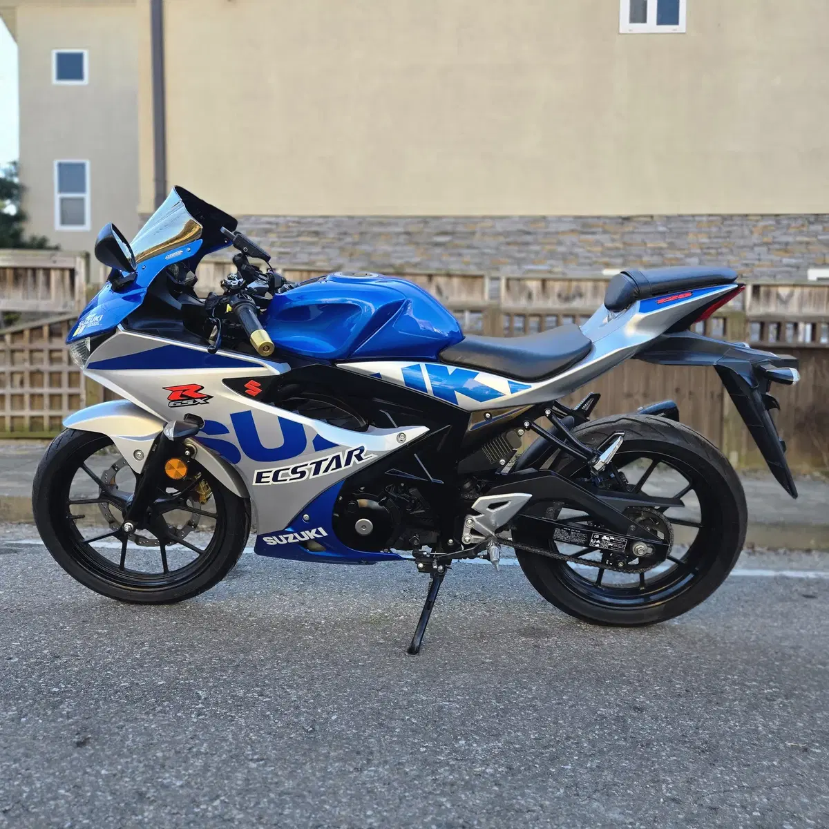 최저가)GSX-R125 21년식정품요시무라구변완 바이크저렴하게 판매합니다